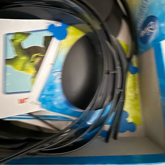 Disney Hedbanz “What Am I?” Family Game | Spin Master | Ages 7+ | Fair Condition - Picture 9 of 11